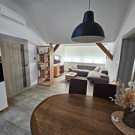 Na Skok Od Kupelov Apartment