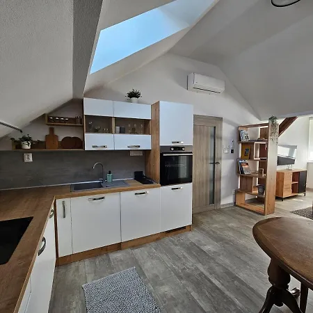 Na Skok Od Kupelov *